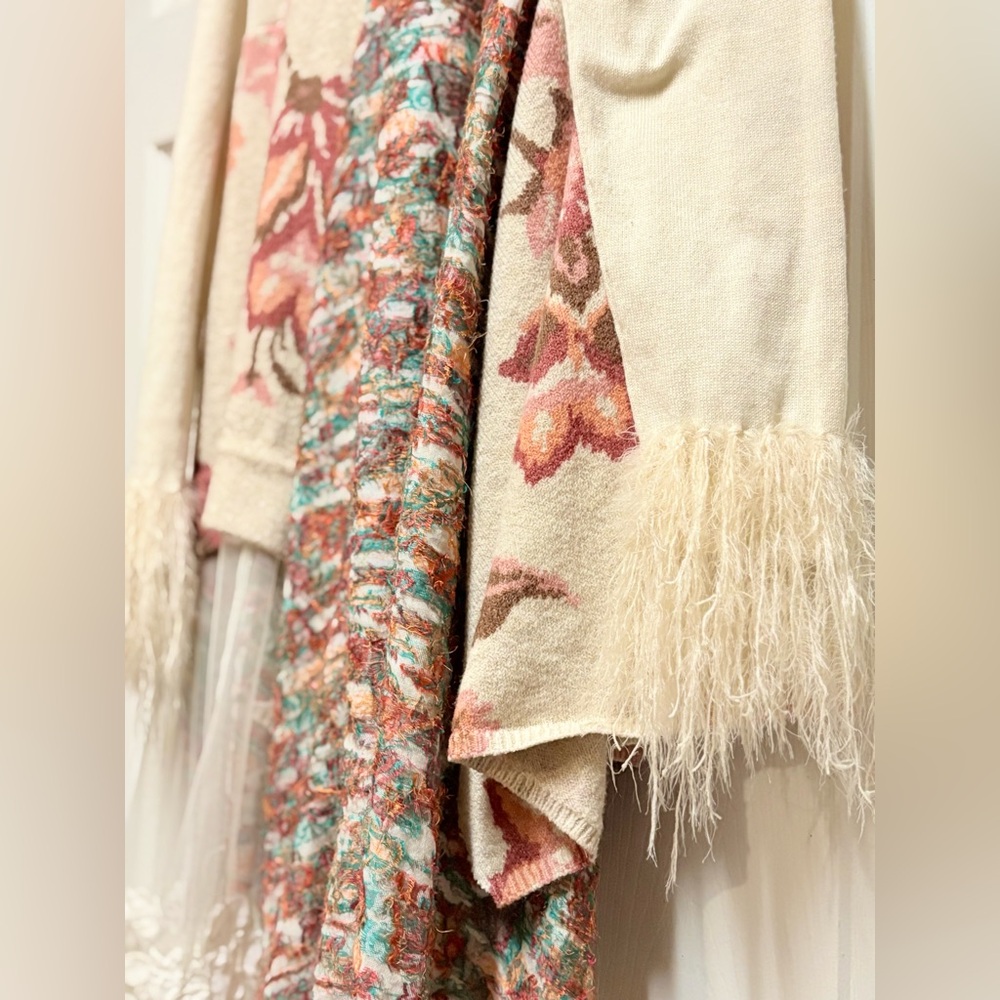 Cream and Floral Patchwork tunic with Feather Details - Picture 4 of 8